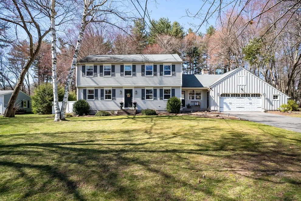 Unit for sale at 166 Porter Rd, East Longmeadow, MA 01028