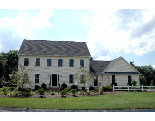 Unit for sale at 6 Tavern Circle, Westford, MA 01886