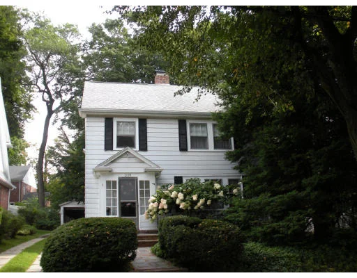 Unit for sale at 209 Bonad Rd, Brookline, MA 02467