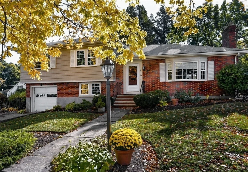 Unit for sale at 12 Oak Ridge Cir, Weymouth, MA 02188