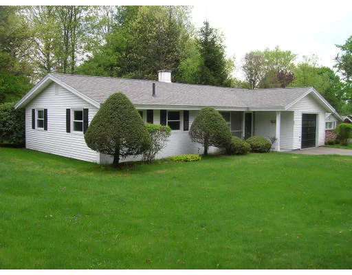 Unit for sale at 35 Springhill Rd, Framingham, MA 01701