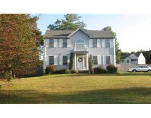 Unit for sale at 96 Deertrack Dr, Taunton, MA 02780
