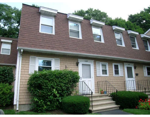 Unit for sale at 2239 Commonwealth Ave, Newton, MA 02466