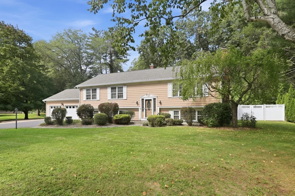 Unit for sale at 120 Coventry Lane, Longmeadow, MA 01106