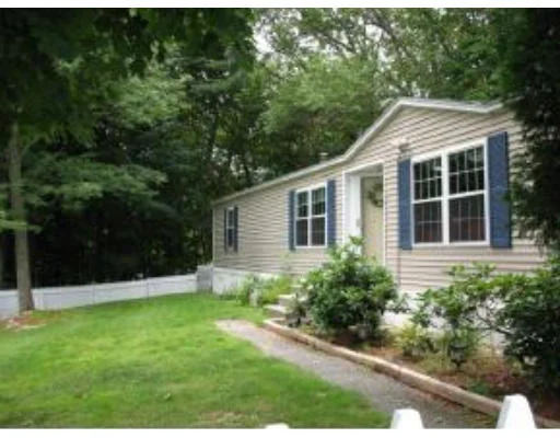 Unit for sale at 19 Fox Cross Ln, Northwood, NH 03261