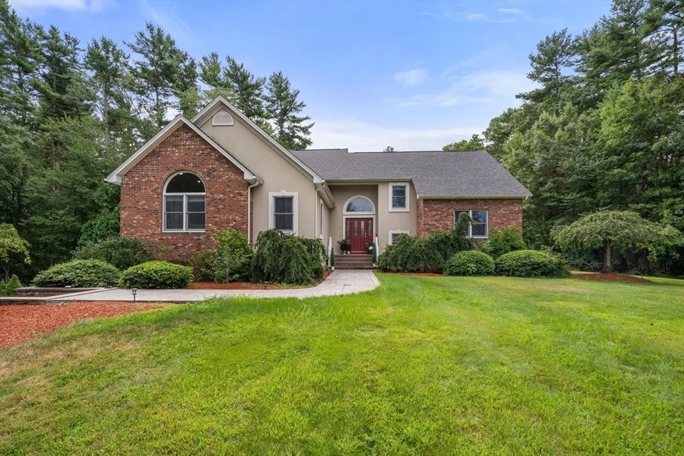 Unit for sale at 34 Wood Duck Rd, Acushnet, MA 02743