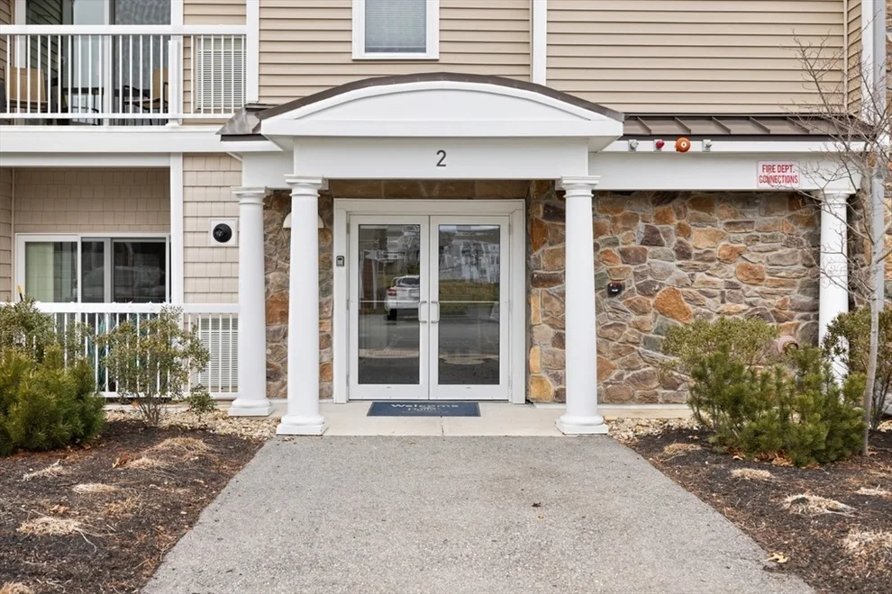 Unit for sale at 2 Francis Dr, Andover, MA 01810