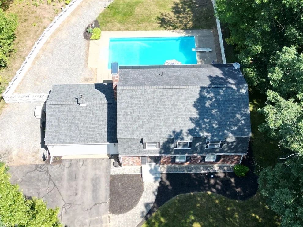 Unit for sale at 30 Hillside Rd, Kingston, NH 03848