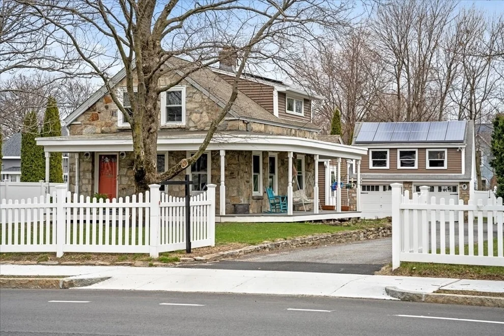 Unit for sale at 383 Burncoat St, Worcester, MA 01606