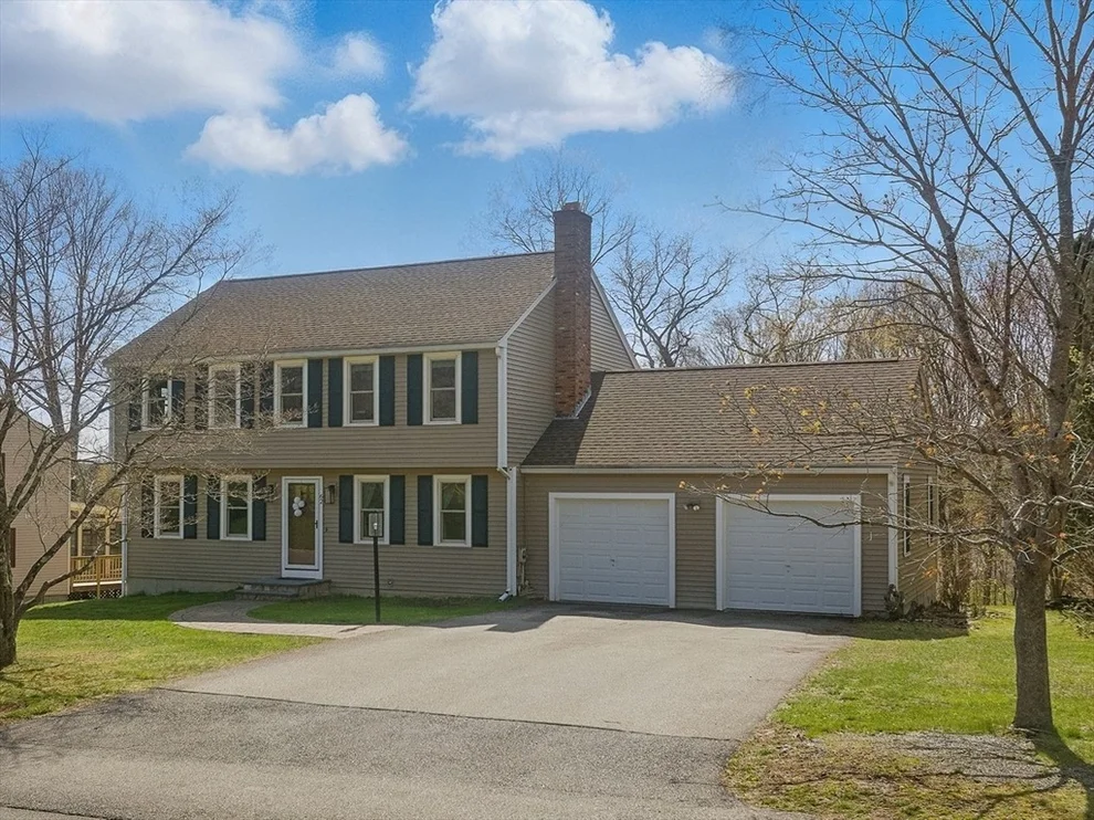 Unit for sale at 62 Woodridge Rd, Marlborough, MA 01752