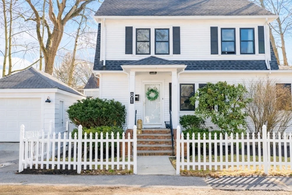 Unit for sale at 81 Linden Rd, Melrose, MA 02176