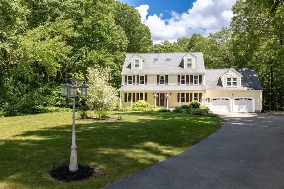 Unit for sale at 3 Centennial Dr, Blackstone, MA 01504