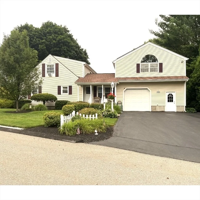 Unit for sale at 16 Mount View Ave, Auburn, MA 01501