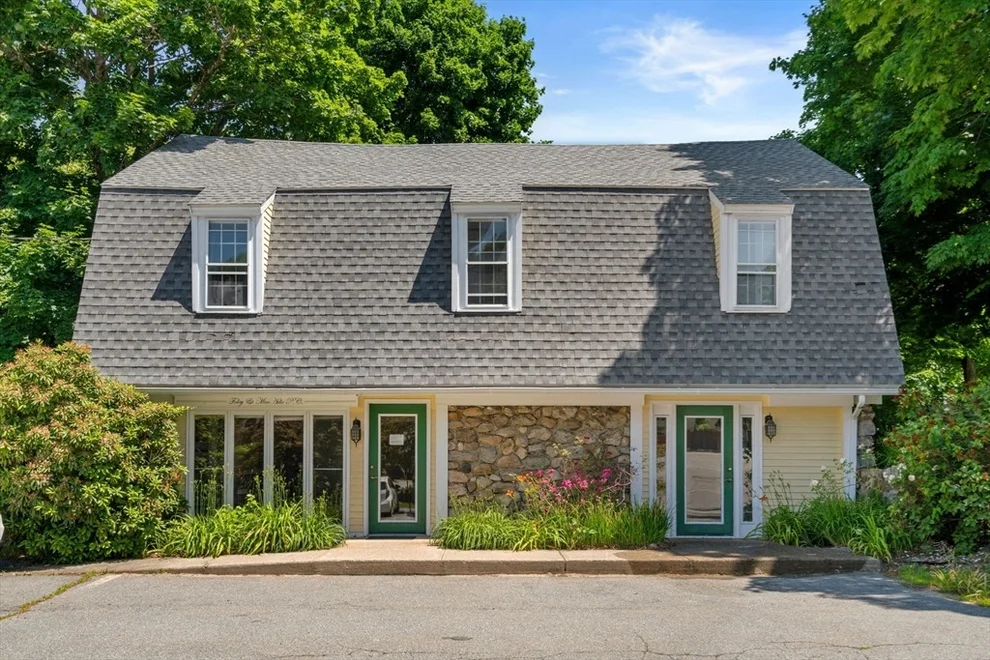Unit for sale at 6 Strawberry Hill Rd, Acton, MA 01720
