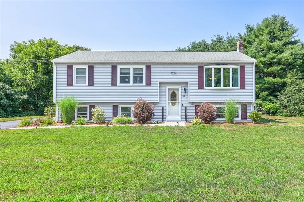 Unit for sale at 15 Pioneer Valley Dr, Spencer, MA 01562