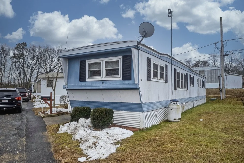 Unit for sale at 28 Mockingbird Dr, Chicopee, MA 01020