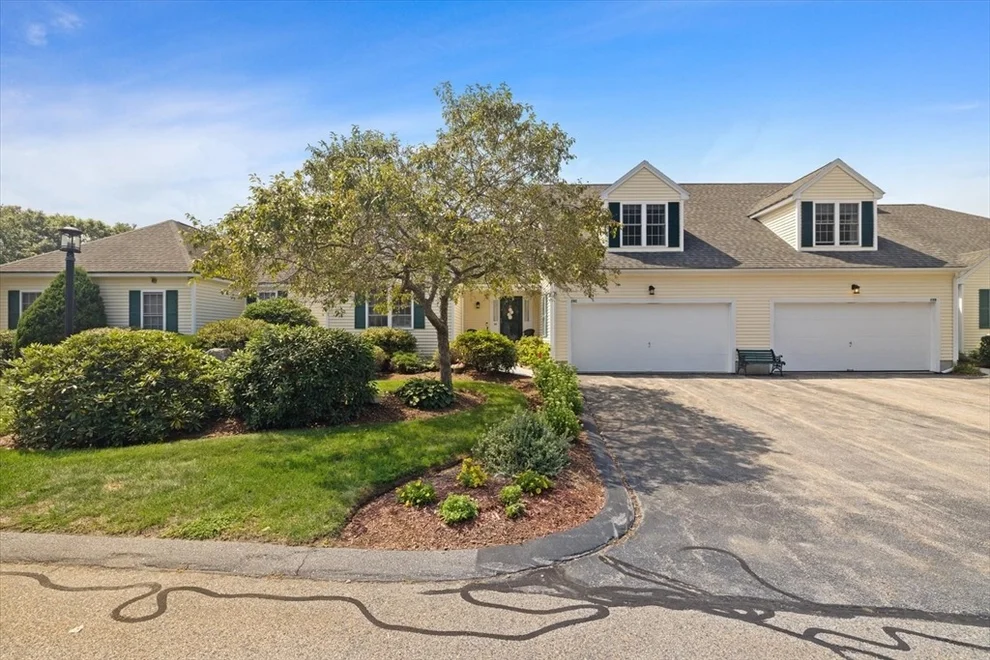 Unit for sale at 28 Coldspring Dr, Sutton, MA 01590