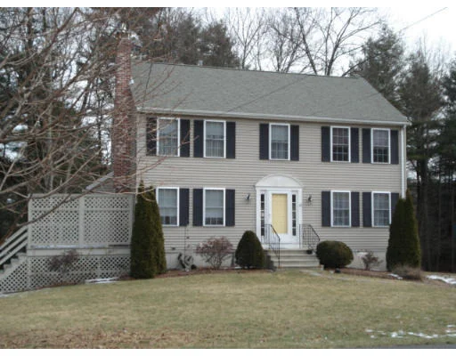 Unit for sale at 12 Symmes Rd, Franklin, MA 02038