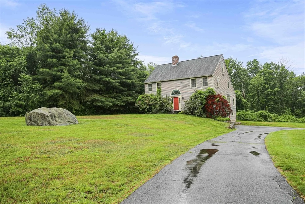 Unit for sale at 85 Hartford Ave W, Mendon, MA 01756