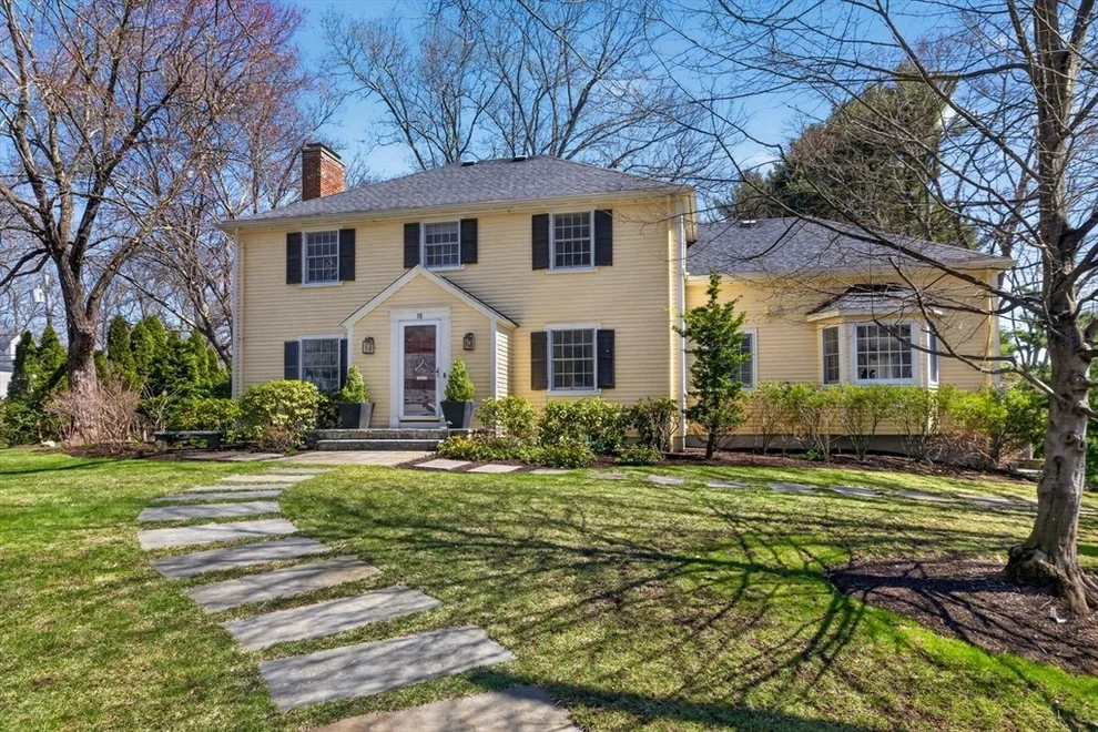 Unit for sale at 15 Standish Cir, Wellesley, MA 02481