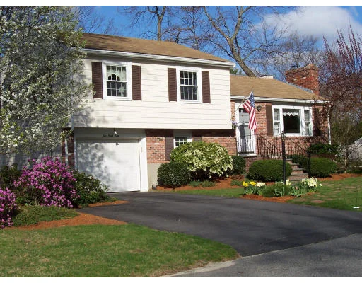 Unit for sale at 2 Brant Lane, Littleton, MA 01460