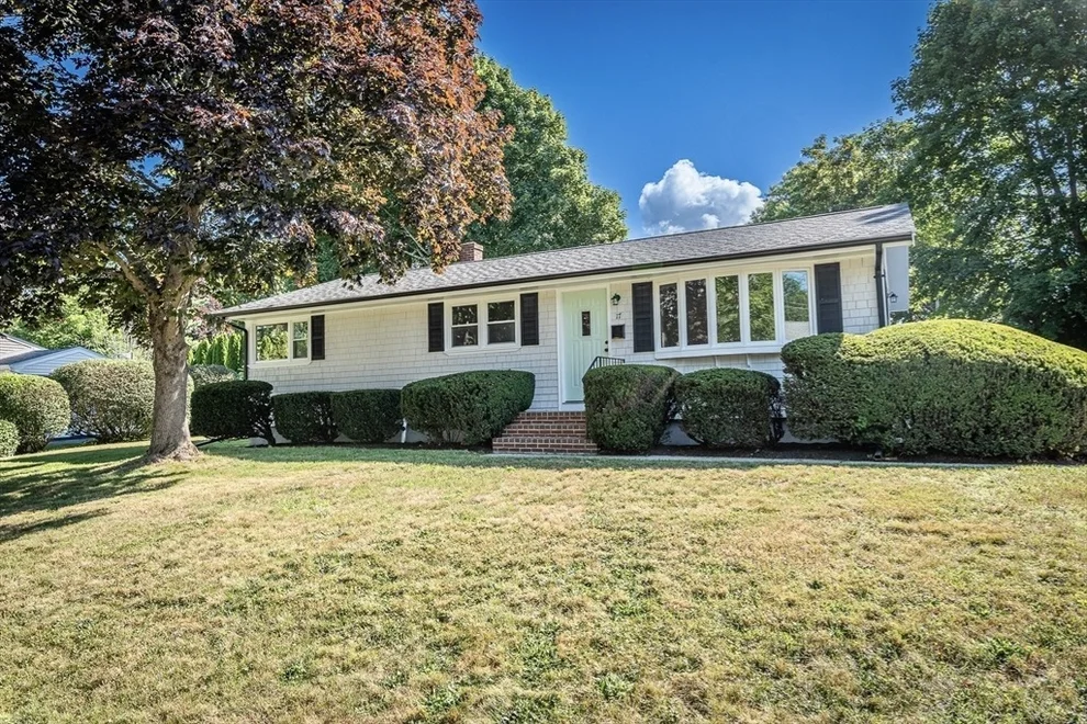 Unit for sale at 17 Hamlet St, Fairhaven, MA 02719