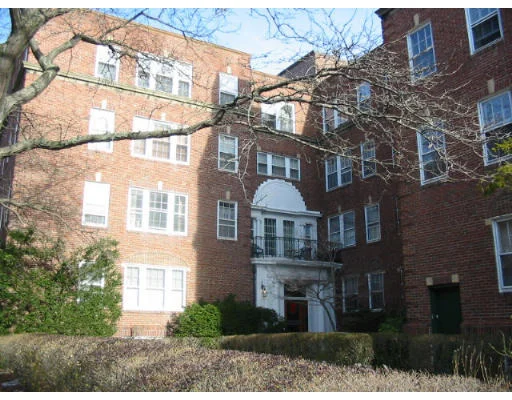 Unit for sale at 393 Broadway, Cambridge, MA 02139