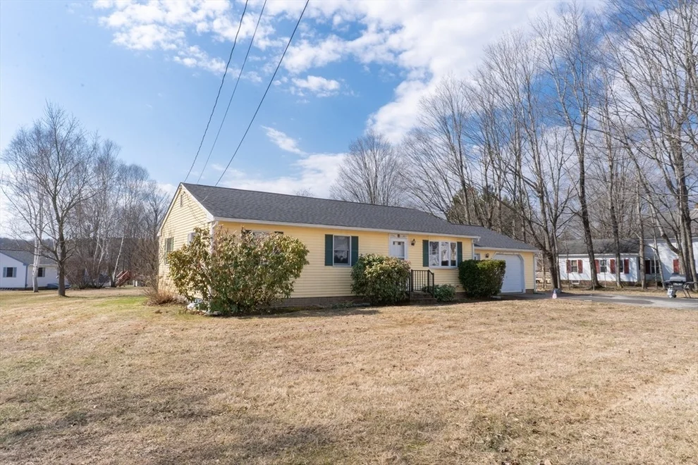 Unit for sale at 12 West St, West Brookfield, MA 01585