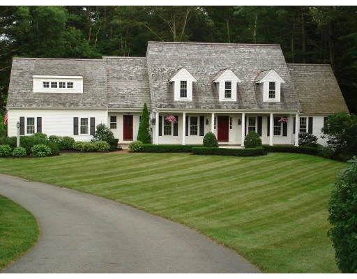 Unit for sale at 2 Laura's Lane, Norwell, MA 02061