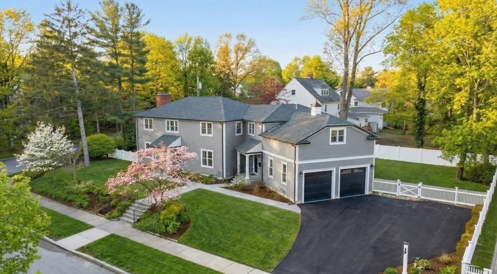 Unit for sale at 150 Country Club Rd, Newton, MA 02459