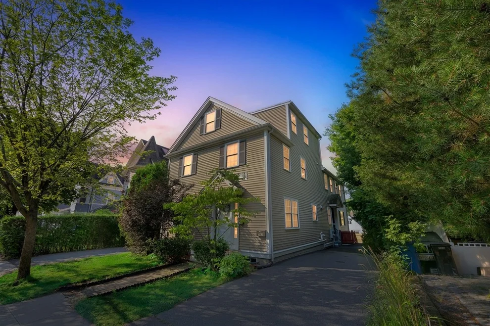 Unit for sale at 582 Trapelo Rd, Belmont, MA 02478