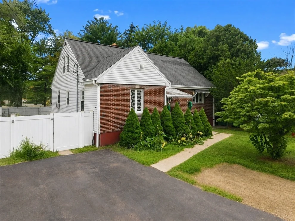 Unit for sale at 26 Beulah St, Framingham, MA 01701