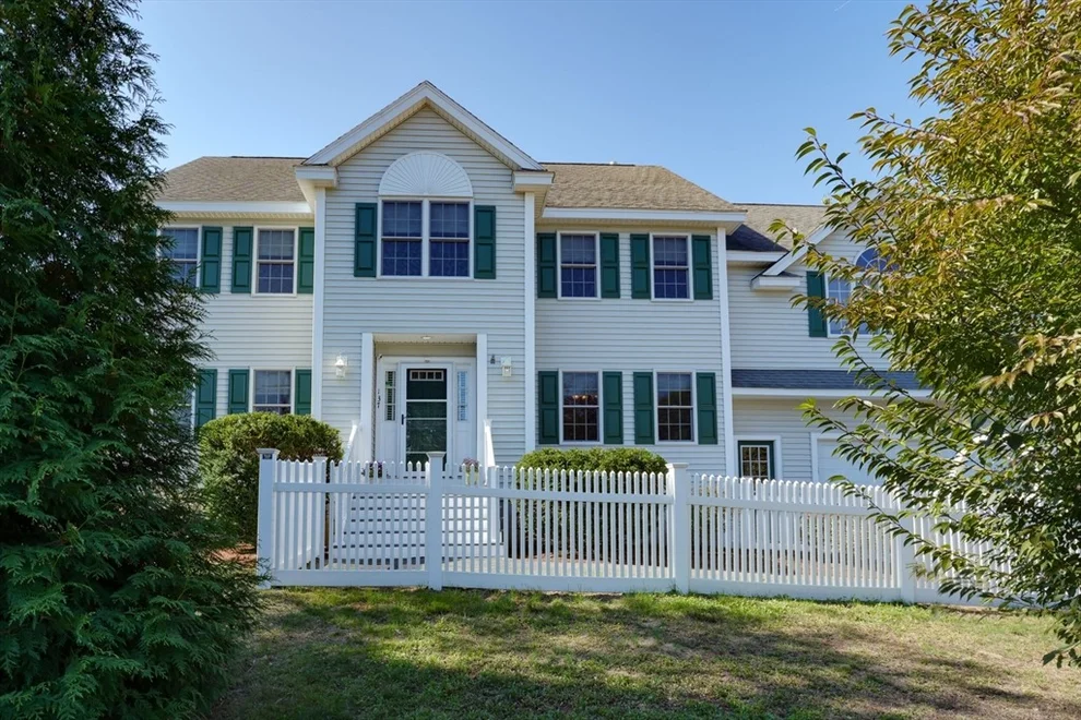 Unit for sale at 137 Winn St, Burlington, MA 01803