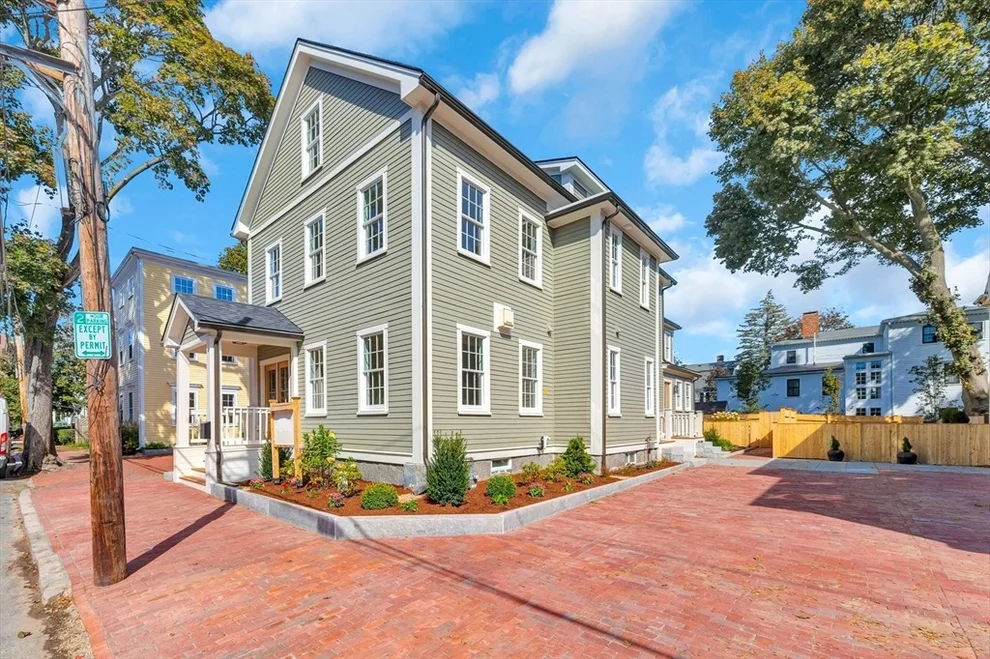 Unit for sale at 11 Orange St, Newburyport, MA 01950