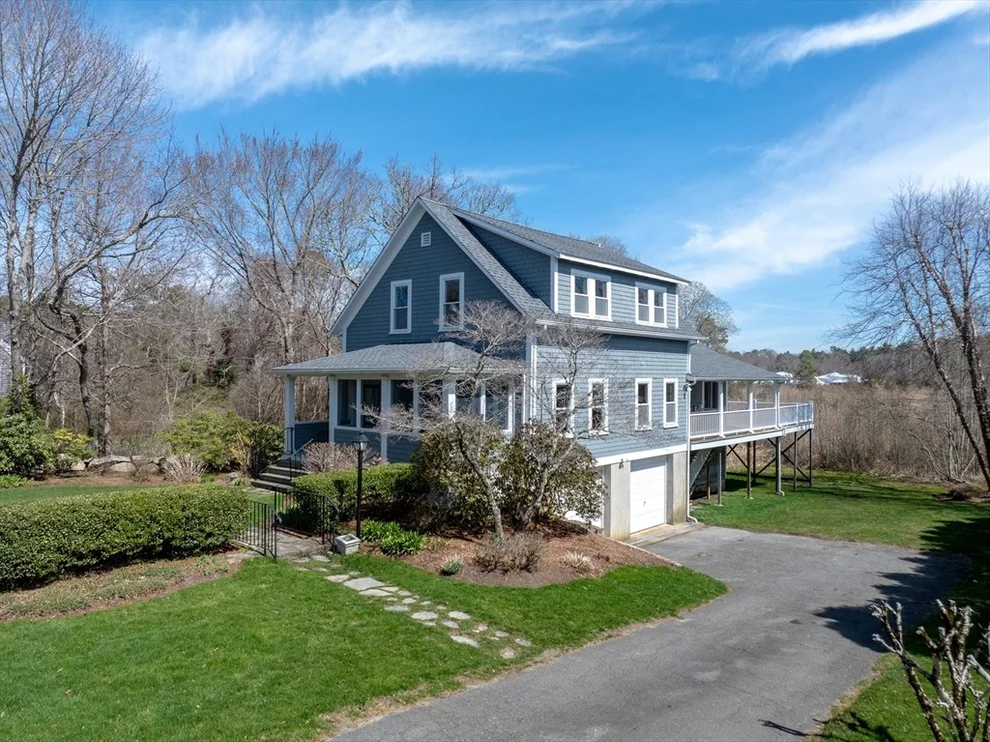 Unit for sale at 329 Front St, Marion, MA 02738