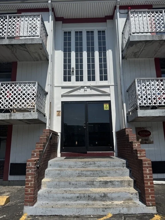 Unit for sale at 126 Beaver St, Framingham, MA 01702