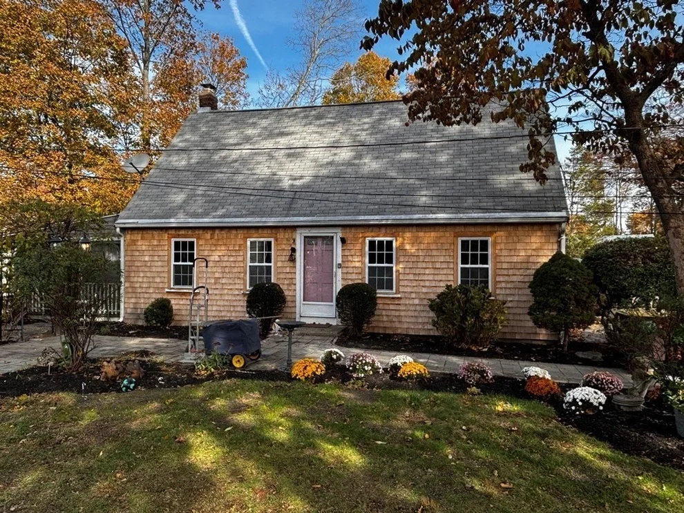 Unit for sale at 209 Lake Shore Dr, Weymouth, MA 02189