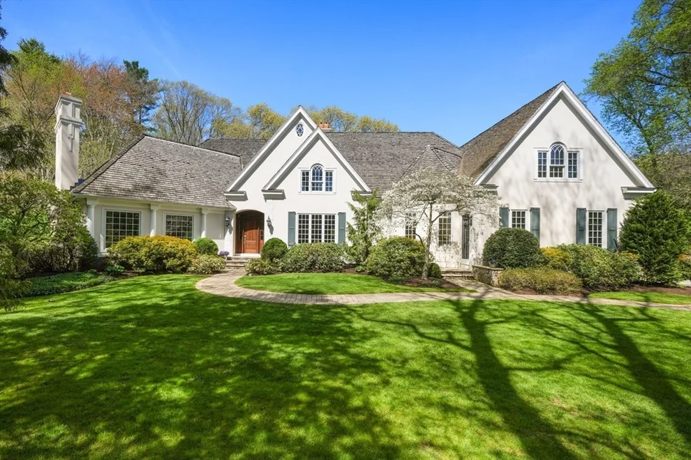 Unit for sale at 1 Old Farm Rd, Wellesley, MA 02481