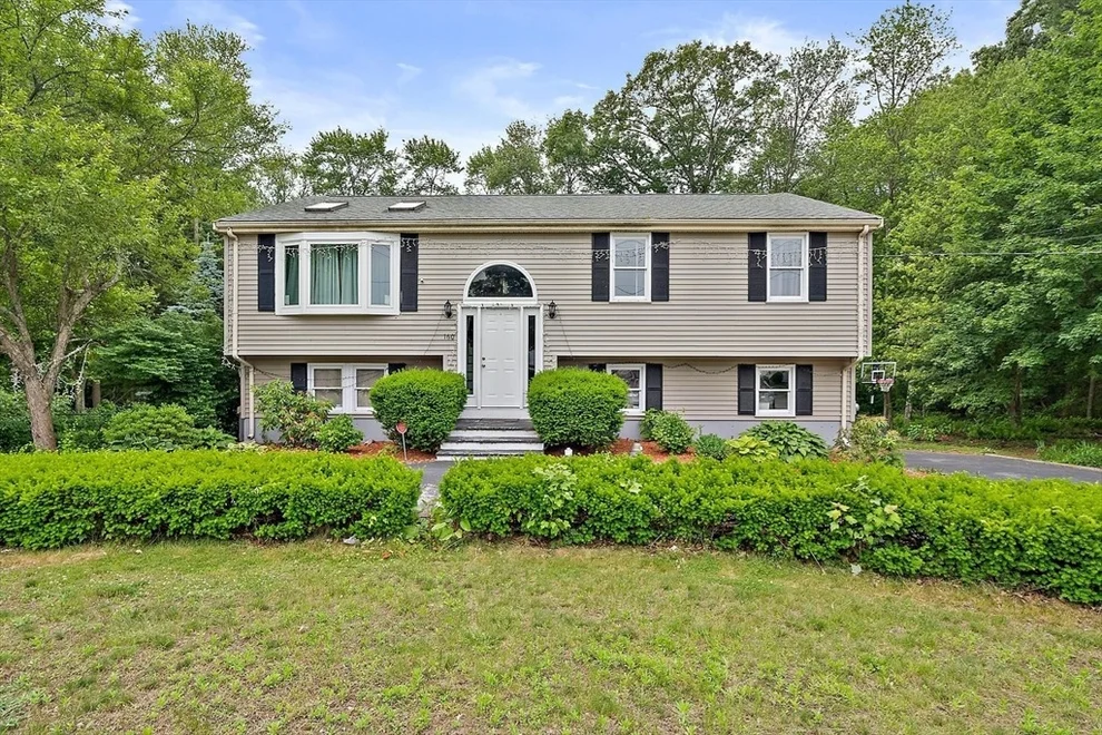 Unit for sale at 160 South St, Holbrook, MA 02343
