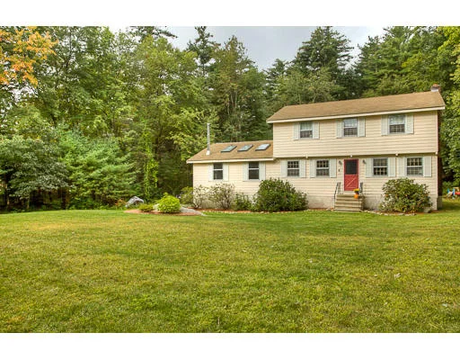 Unit for sale at 162 Guggins Lane, Boxborough, MA 01719