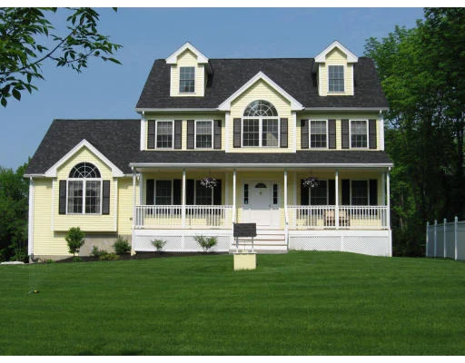 Unit for sale at 15 Colonial Farm Road, Haverhill, MA 01832