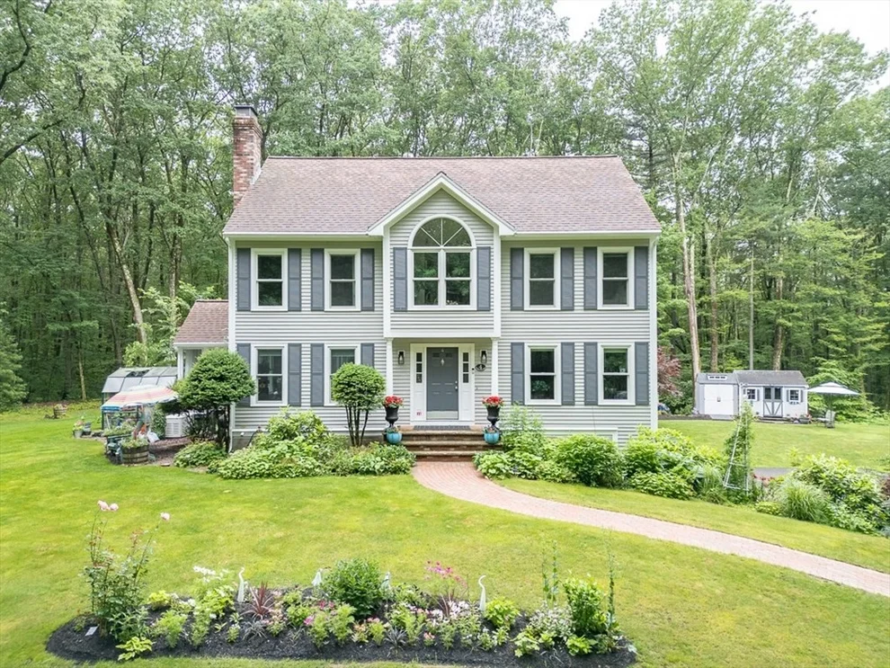 Unit for sale at 4 Wilderness Way, Pepperell, MA 01463