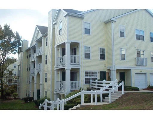Unit for sale at 514 Gazebo Circle, Reading, MA 01867