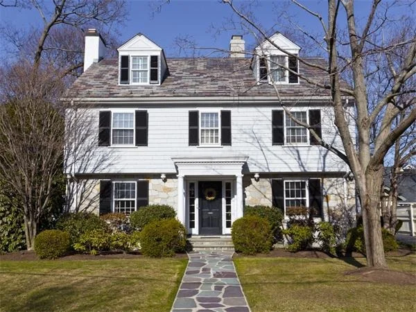 Unit for sale at 6 Norwood St, Winchester, MA 01890