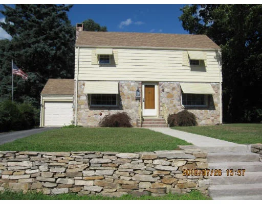 Unit for sale at 31 Park Avenue, Webster, MA 01570