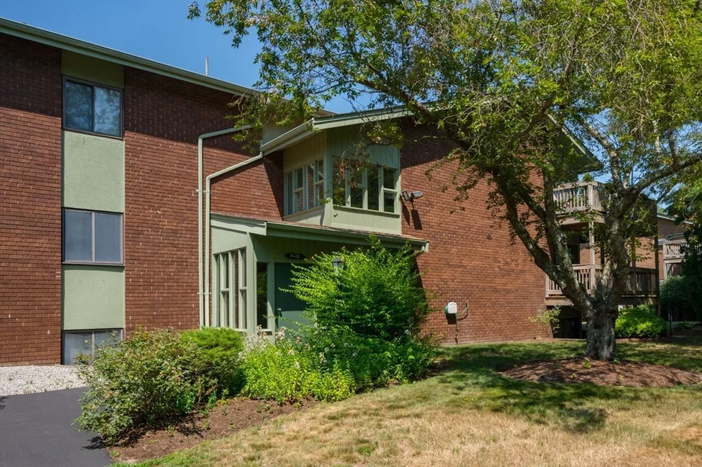 Unit for sale at 980 Plain St, Marshfield, MA 02050
