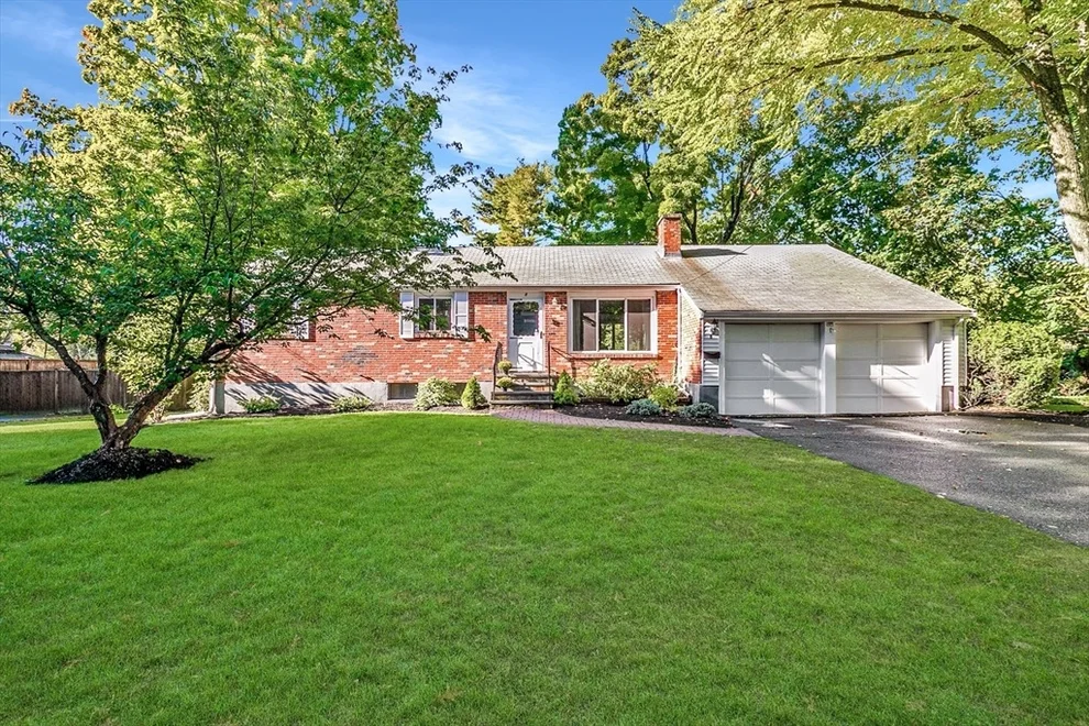 Unit for sale at 8 Waveney Rd, Framingham, MA 01701