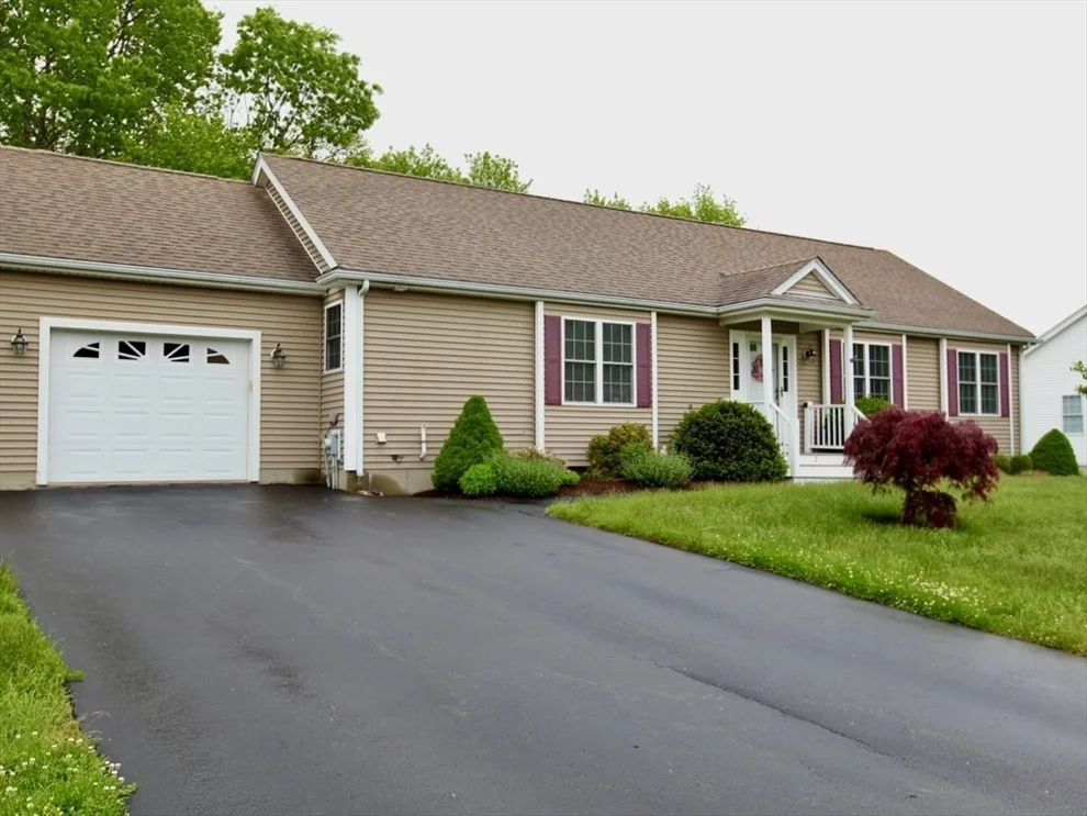 Unit for sale at 7 Rodeo Dr, East Bridgewater, MA 02333