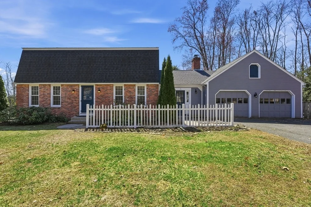 Unit for sale at 21 Meadow Wood Dr, Deerfield, MA 01373
