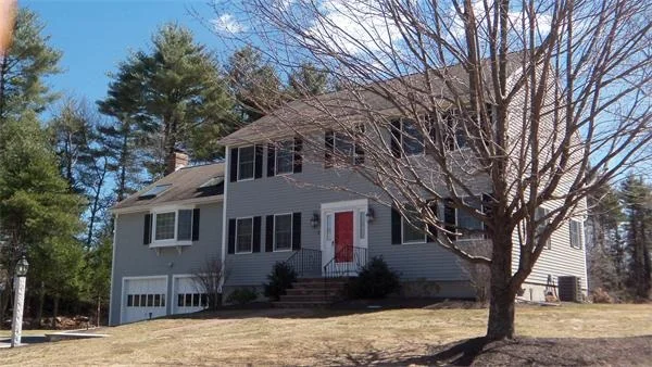 Unit for sale at 2 Burnham Dr, North Reading, MA 01864